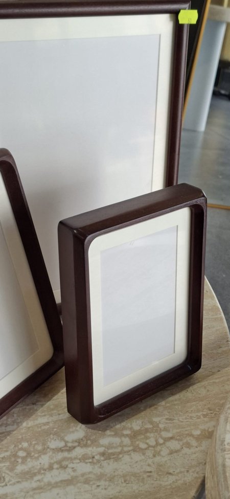 برواز صور اطار خشب ماهجوني لون بني غامق  حجم صغير  مقاس